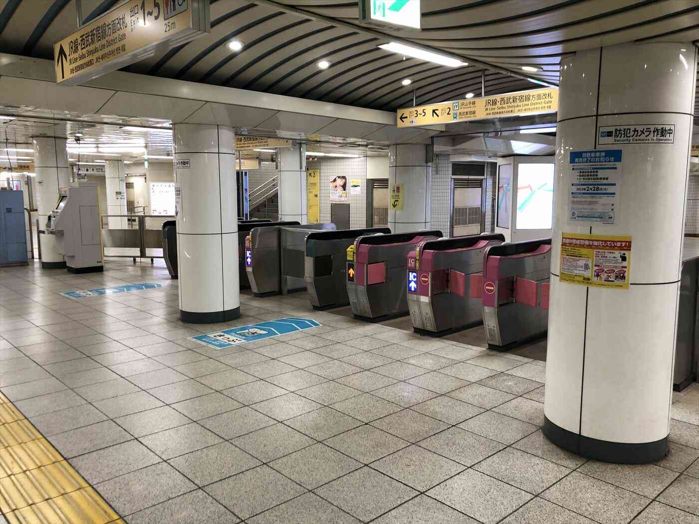 高田馬場駅：ＪＲ線・西武新宿線方面改札（１番線ホームから階段またはエスカレーター利用時）