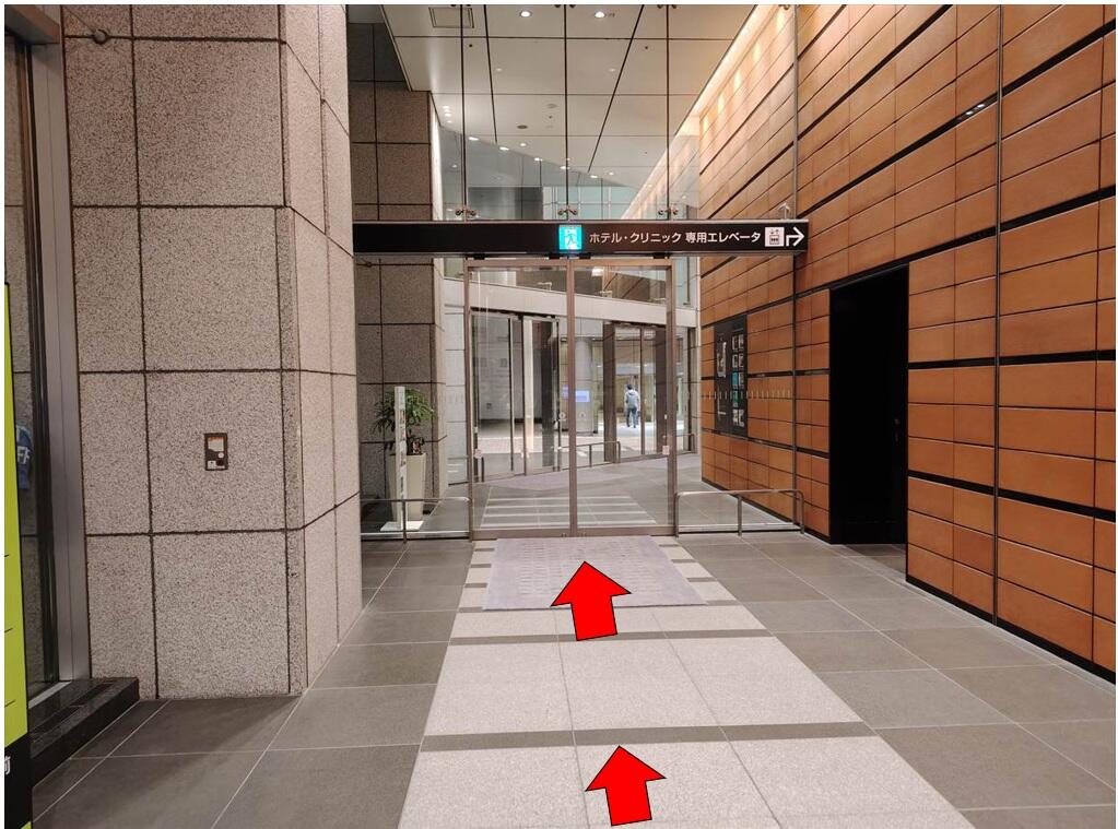 サピワタワーの出口から外に出ます。