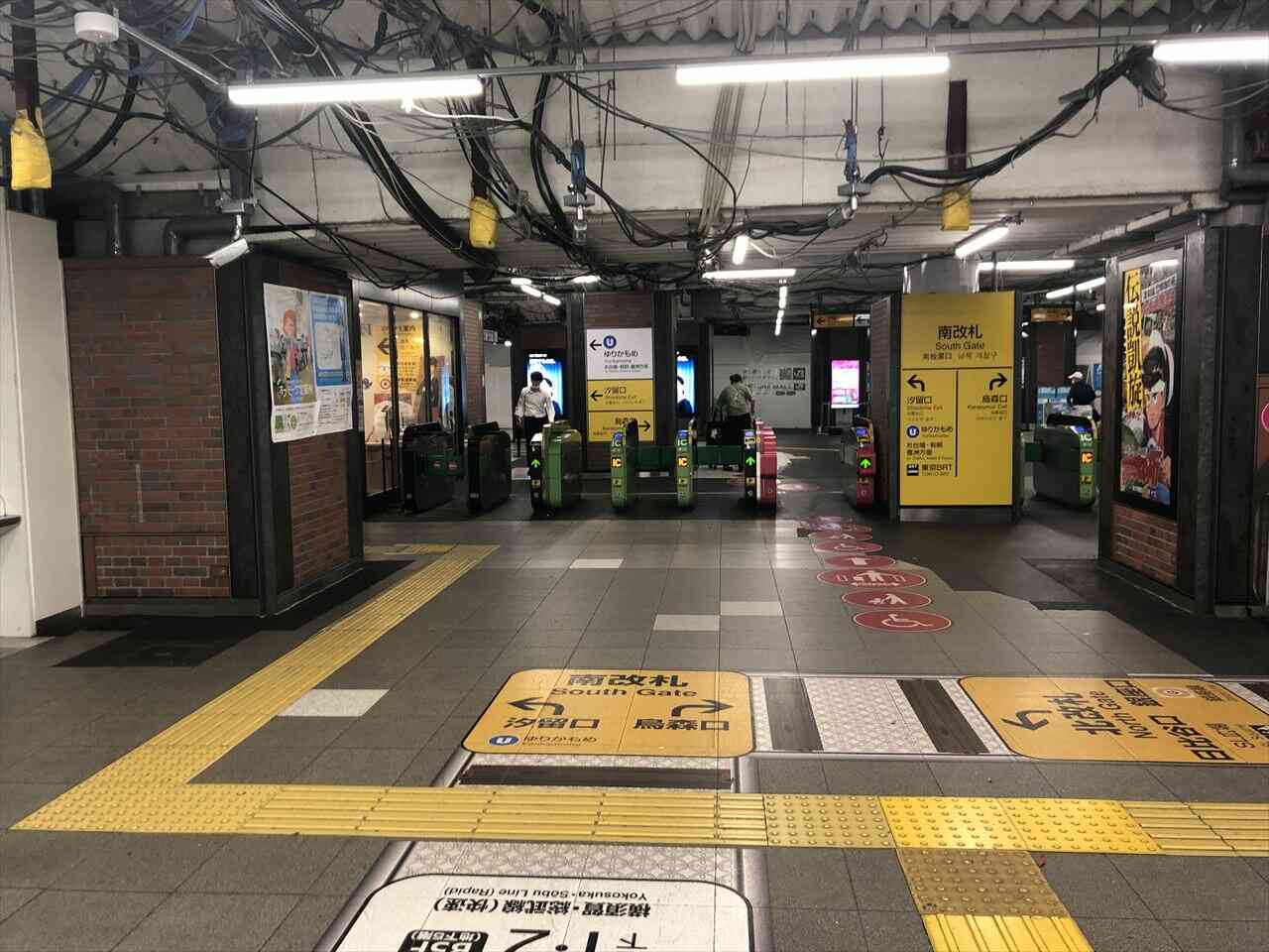 JR新橋駅:南改札