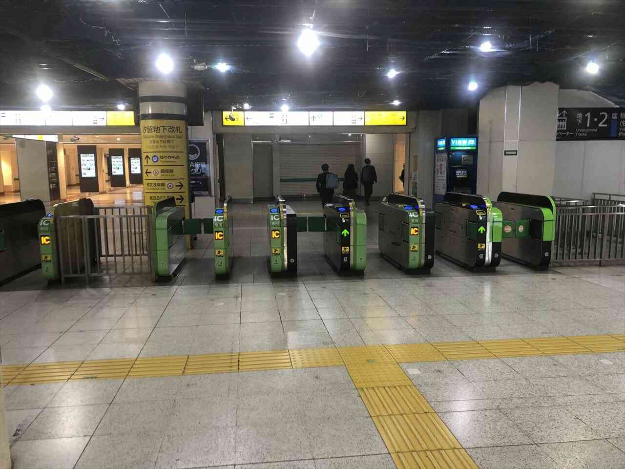 JR新橋駅:汐留地下改札