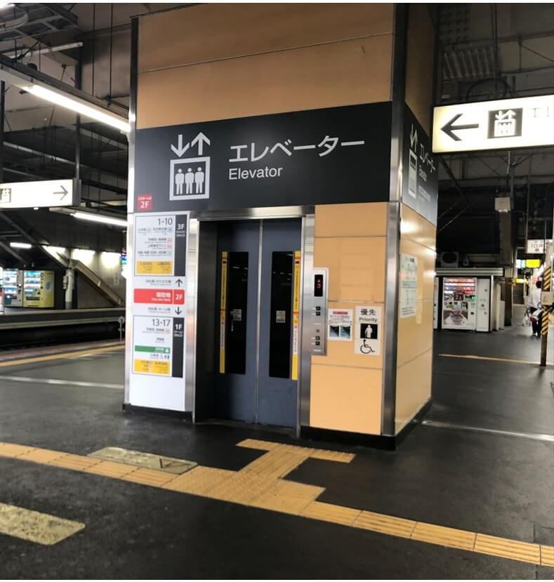 ＪＲ上野駅：１１・１２番線ホームエレベーター